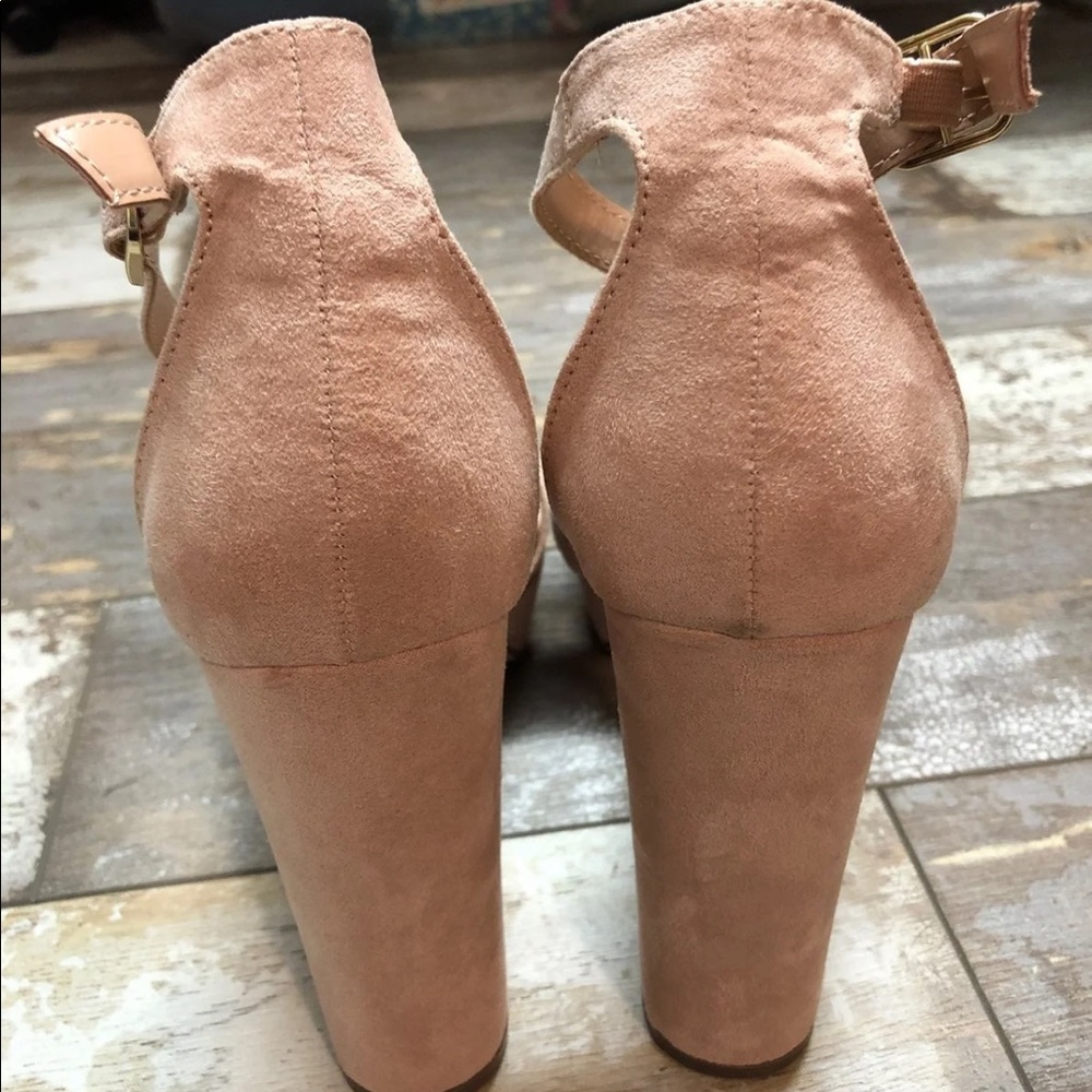 Heels - Picture 2 of 5